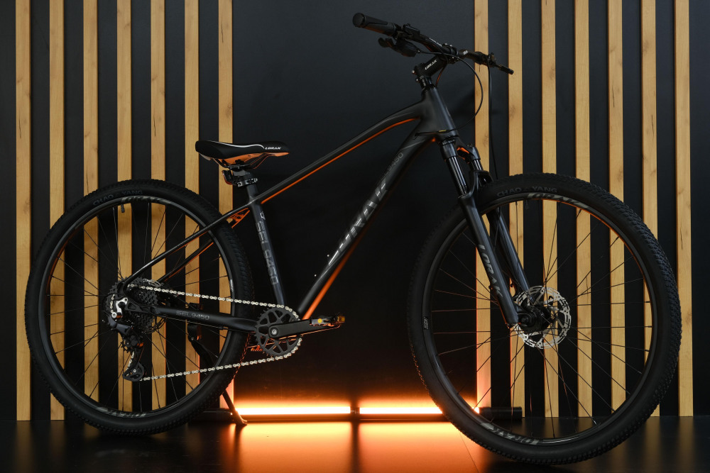 LORAK Sel 9450 SE Матовый Чёрный рама 17 (на рост 155-173)